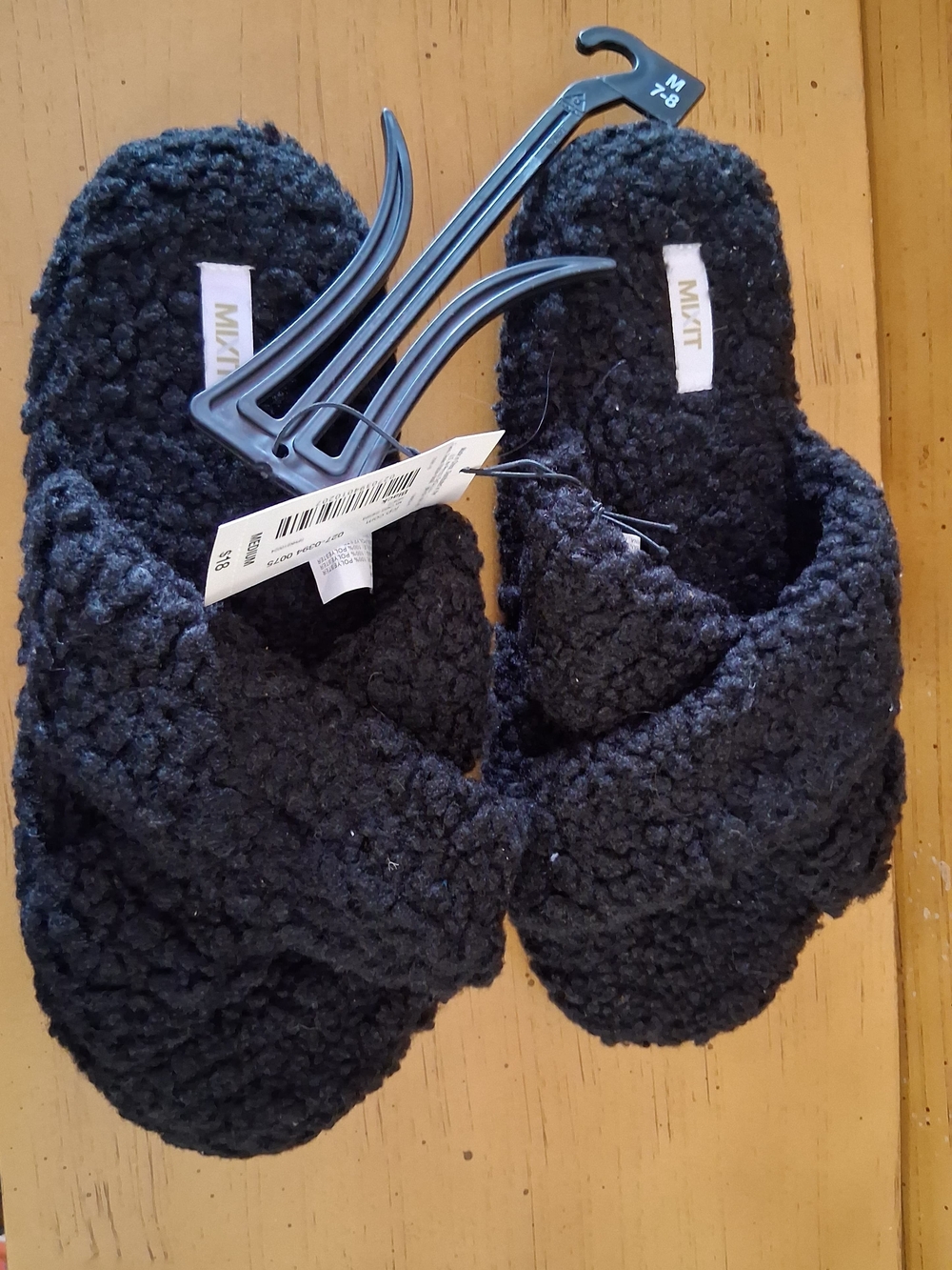 Cozy Black Sherpa Cross-Band Slippers